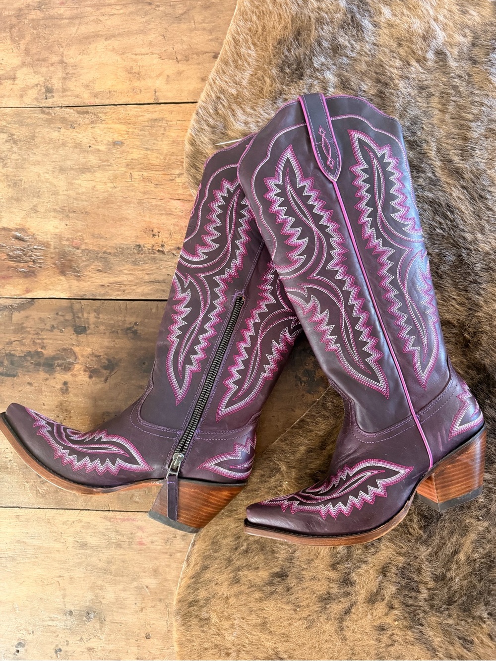 ARIAT WOMENS DEEP PURPLE CASANOVA BOOTS sz 7 - Picture 2 of 7